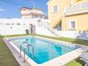 Villa en venta en San Miguel de Salinas rebajada