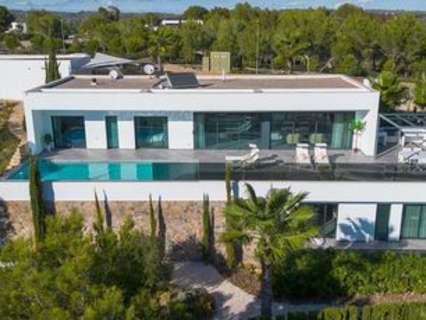 Villa en venta en Orihuela