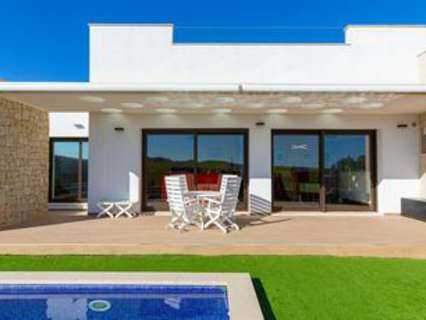 Villa en venta en Rincón de la Victoria rebajada