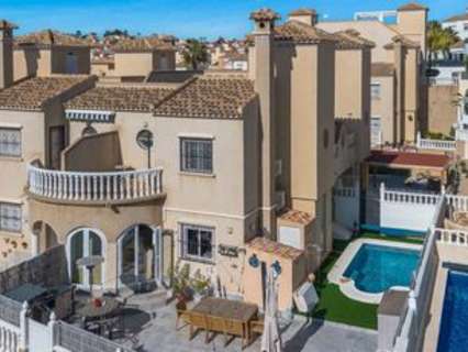Casa en venta en Orihuela zona Orihuela-Costa rebajada