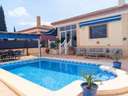 Villa en venta en Bigastro