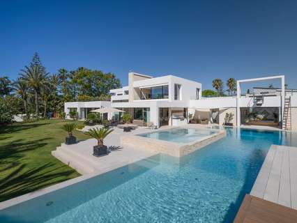 Villa en venta en Estepona