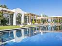 Villa en venta en Manilva