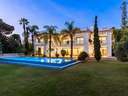 Villa en venta en Estepona