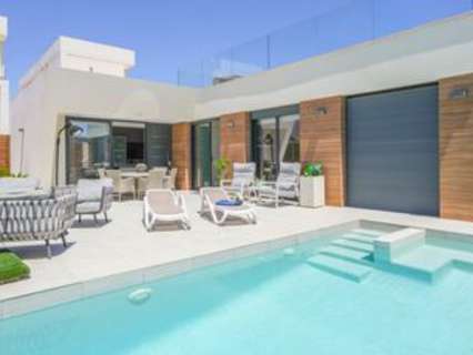 Villa en venta en Benijófar