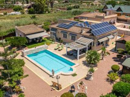Villa en venta en Catral