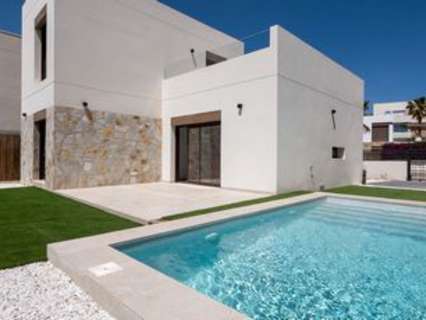 Villa en venta en Algorfa