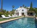 Villa en venta en Estepona