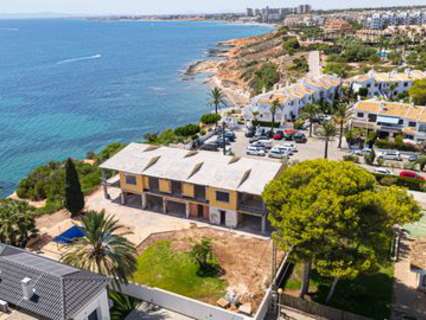 Villa en venta en Orihuela