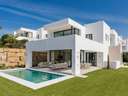 Villa en venta en Estepona