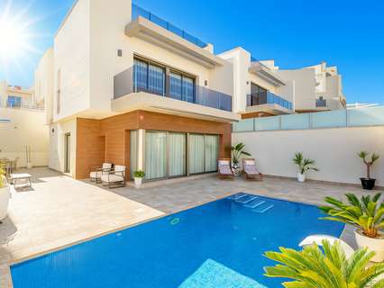 Villa en venta en Orihuela zona Orihuela-Costa rebajada