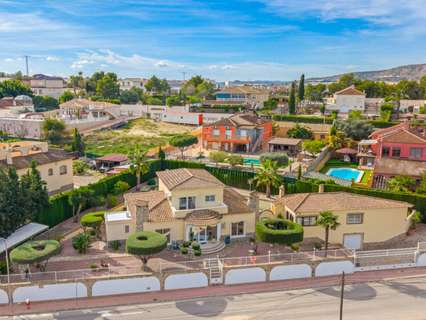 Villa en venta en Algorfa zona Castillo De Montemar