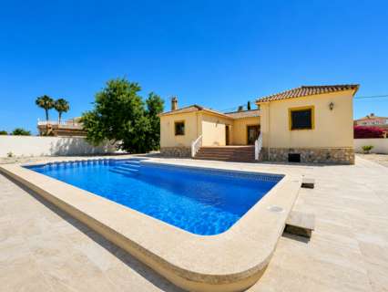 Villa en venta en Catral zona Catral
