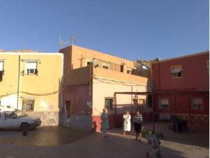 Chalet en venta en Almería
