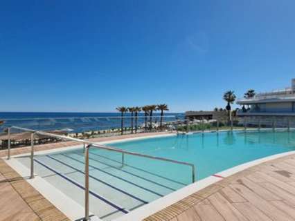 Apartamento en venta en Estepona rebajado