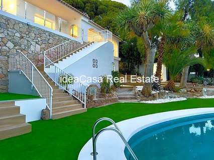 Villa en venta en Benalmádena