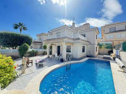 Villa en venta en Orihuela