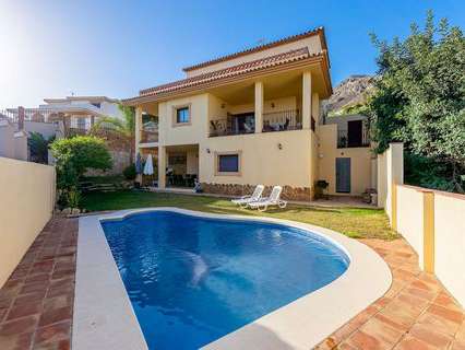 Villa en venta en Benalmádena