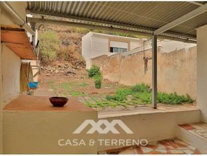 Casa en venta en Alfarnate