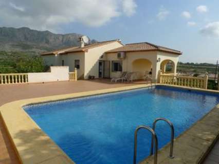 Villa en venta en Beniarbeig