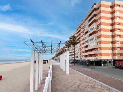 Local comercial en venta en Cádiz rebajado