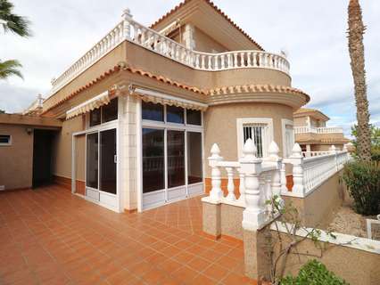Villa en venta en Torrevieja zona Los Balcones - Los Altos del Edén