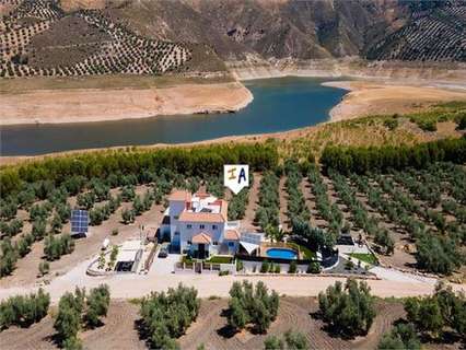 Villa en venta en Iznájar