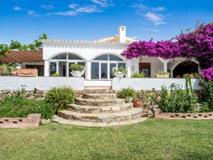 Villa en venta en Estepona