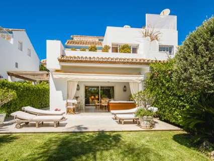 Villa en venta en Estepona