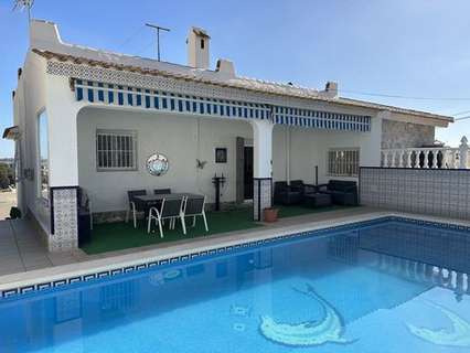 Villa en venta en Orihuela