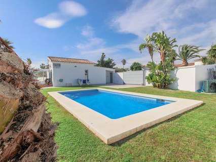 Villa en venta en Estepona