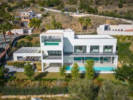 Villa en venta en Benalmádena