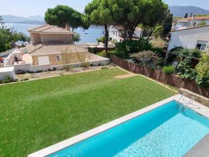 Villa en venta en Llançà