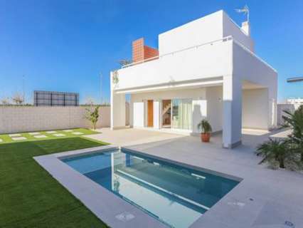 Villa en venta en Pilar de la Horadada