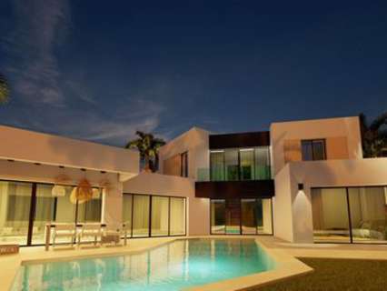 Villa en venta en Estepona