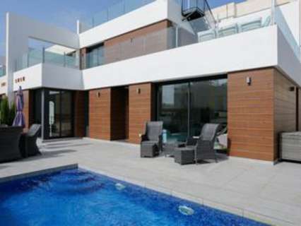 Villa en venta en Benijófar