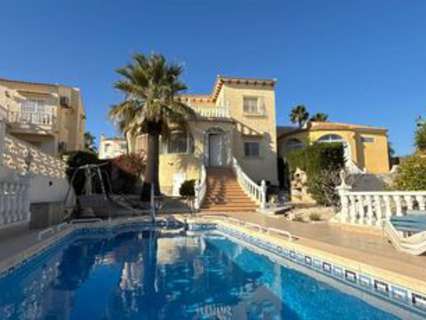 Villa en venta en Orihuela zona Orihuela-Costa
