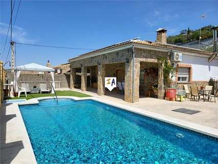 Villa en venta en Iznájar