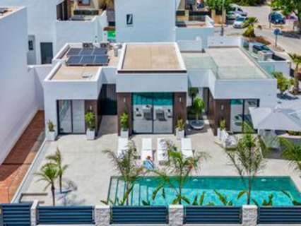 Villa en venta en El Campello