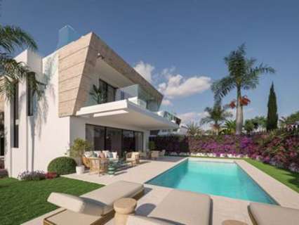 Villa en venta en Estepona