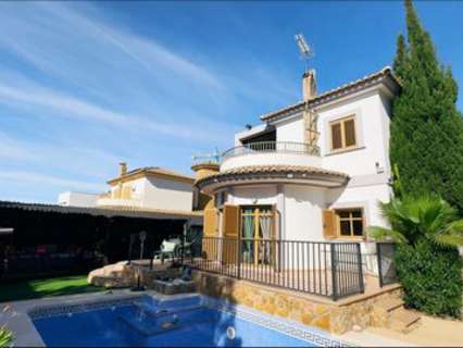 Villa en venta en Finestrat