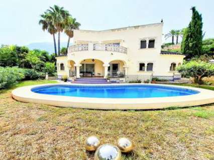Villa en venta en Dénia