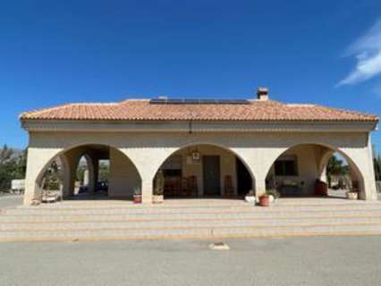 Villa en venta en Crevillent
