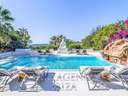 Villa en venta en Santa Eulalia del Río