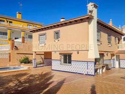Villa en alquiler en Rincón de la Victoria