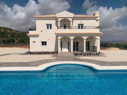 Casa en venta en El Pinós/Pinoso
