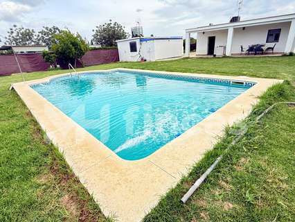 Casa rústica en venta en Utrera