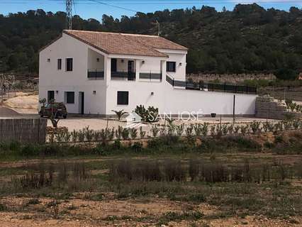 Chalet en venta en El Pinós/Pinoso