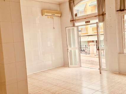 Local comercial en alquiler en Lucena