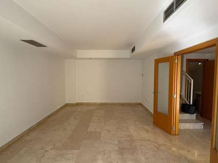 Casa en alquiler en Tomares rebajada